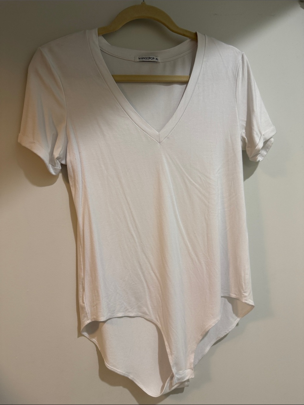 MangoPOP White V-Neck Short Sleeve Bodysuit size XL